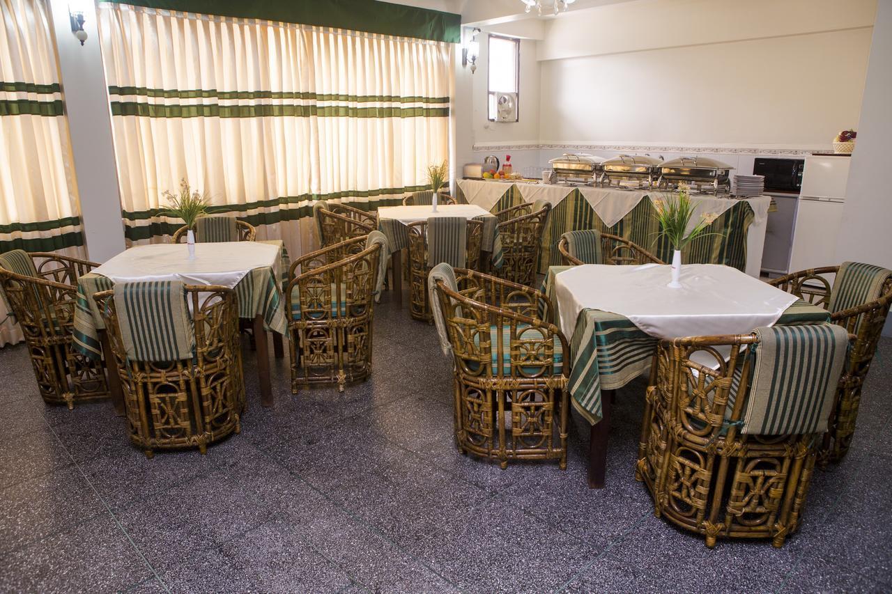 Meridian Hotel & Restaurant Dakhin Kattali エクステリア 写真